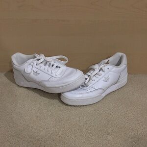 Adidas Classic White Low-Top Sneakers euro 40 asst TL